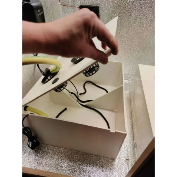Гроубокс Big Ben Grow Box стелс Quantum Board 240W с установками DWC для гидропонного выращивания